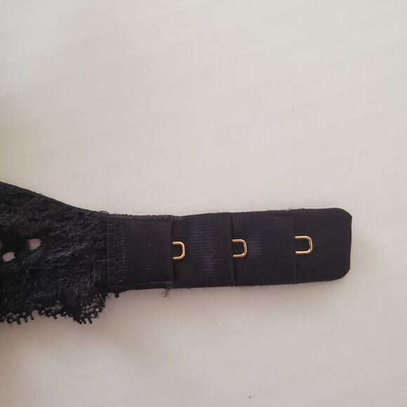 Victoria’s Secret Bra 34B Black Very Sexy Lace Padded Demi Push-up Underwire - Picture 10 of 10